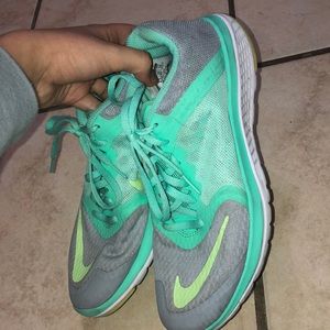 Nike running shoes size 7